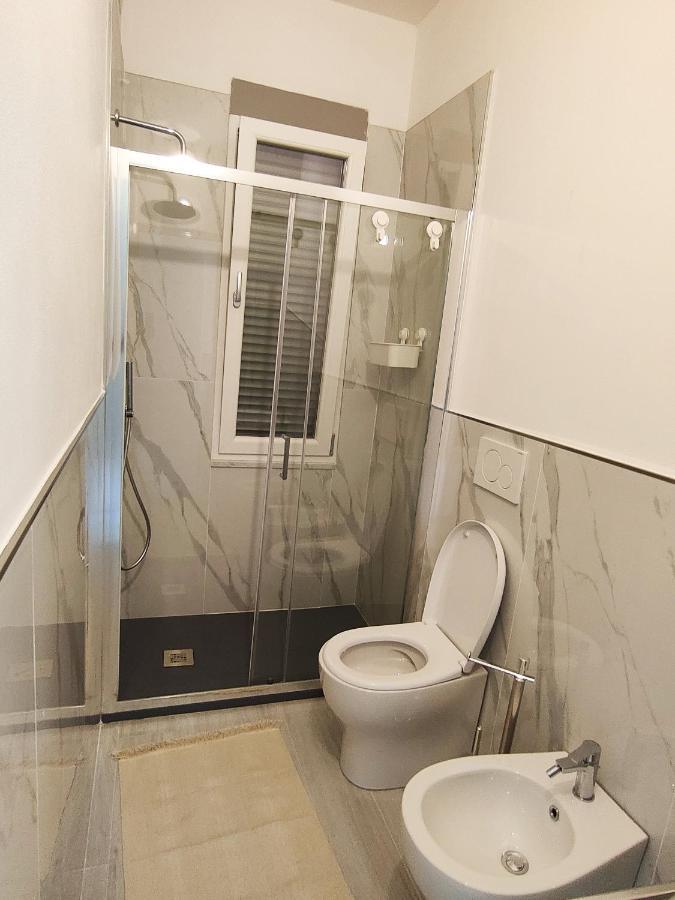 Cytrus Apartament Villa Marina di Massa Buitenkant foto