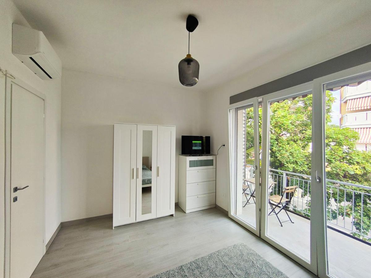 Cytrus Apartament Villa Marina di Massa Buitenkant foto