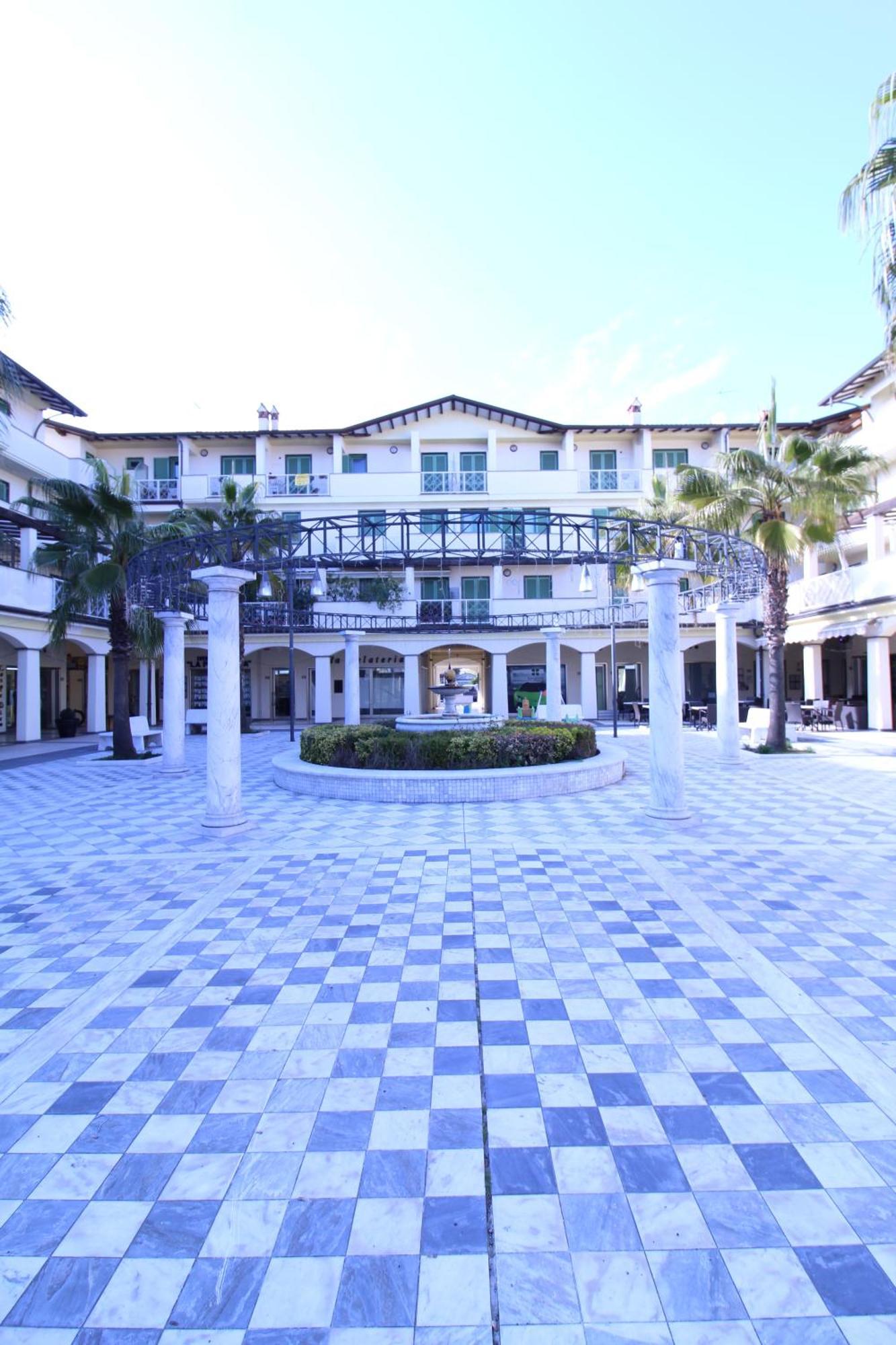 Cytrus Apartament Villa Marina di Massa Buitenkant foto